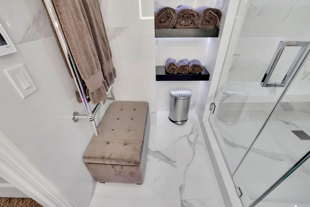 Large-format porcelain bath — Peachtree St