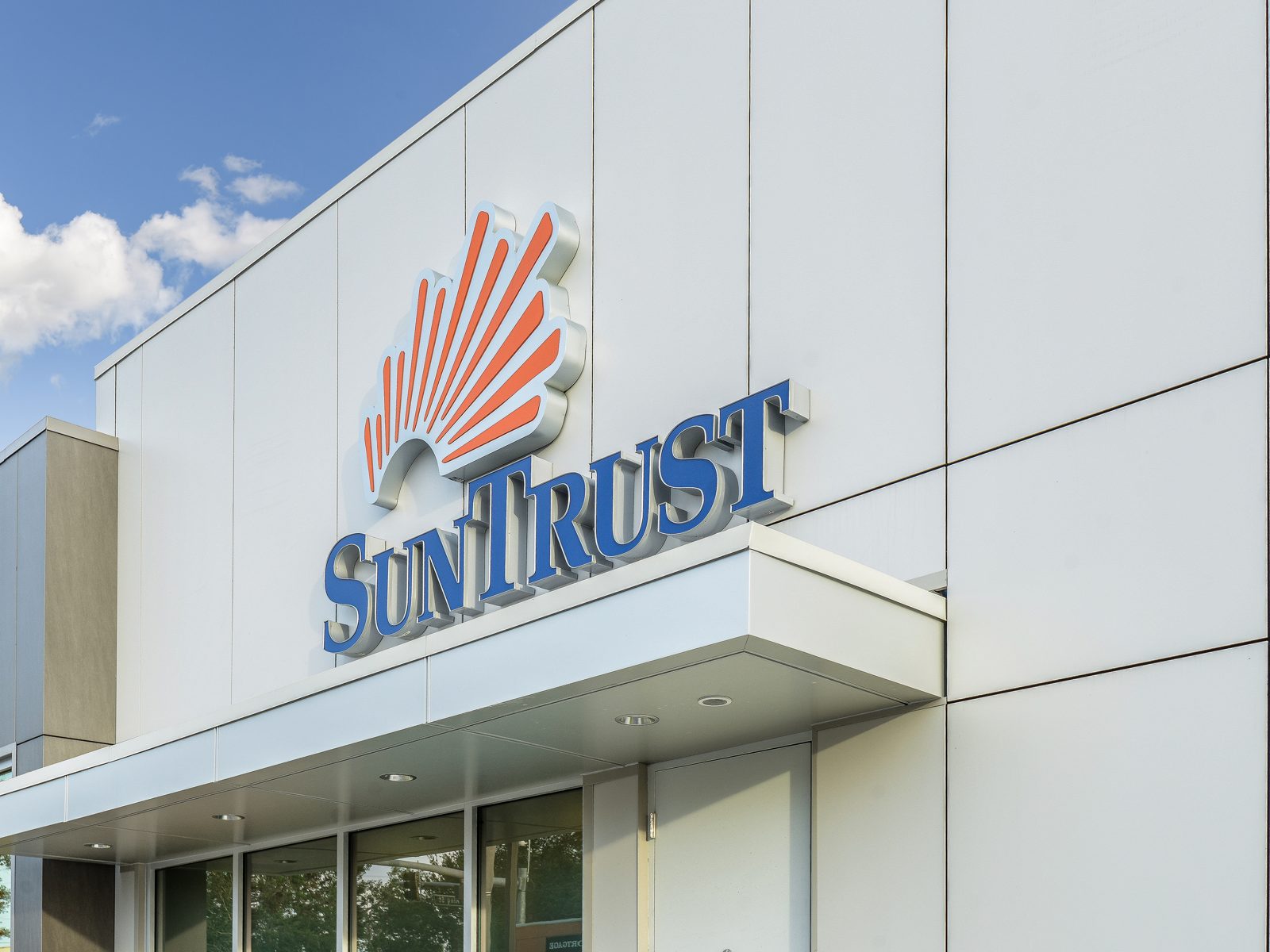 SunTrust — Cocoa, FL — Façade panel & entry