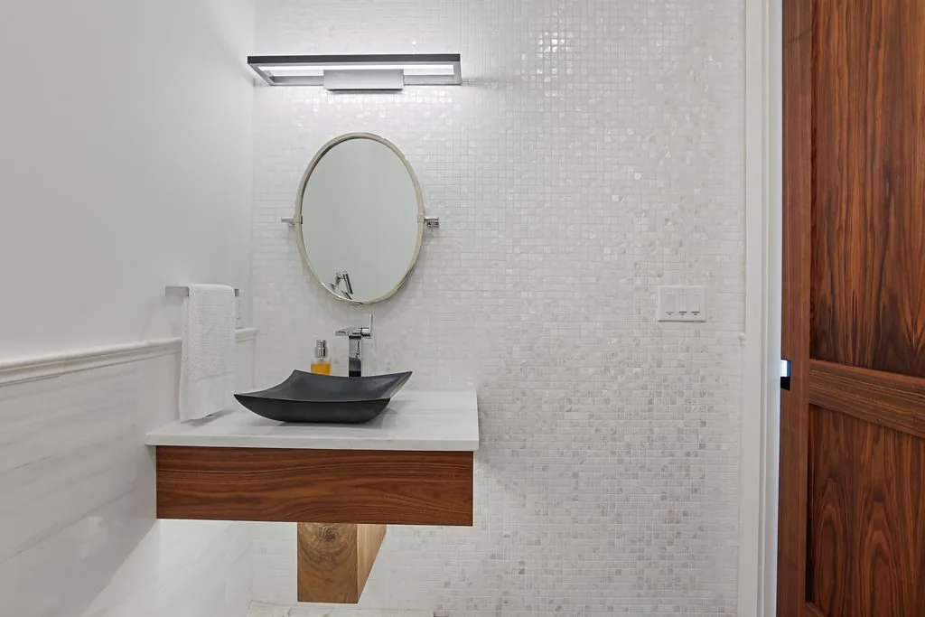 Powder room